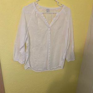 white 3/4 sleeve top